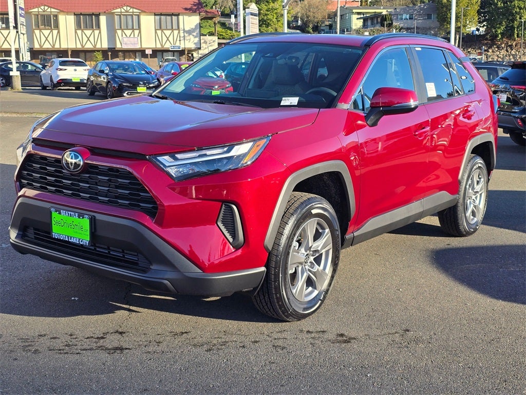 2025 Toyota RAV4 XLE