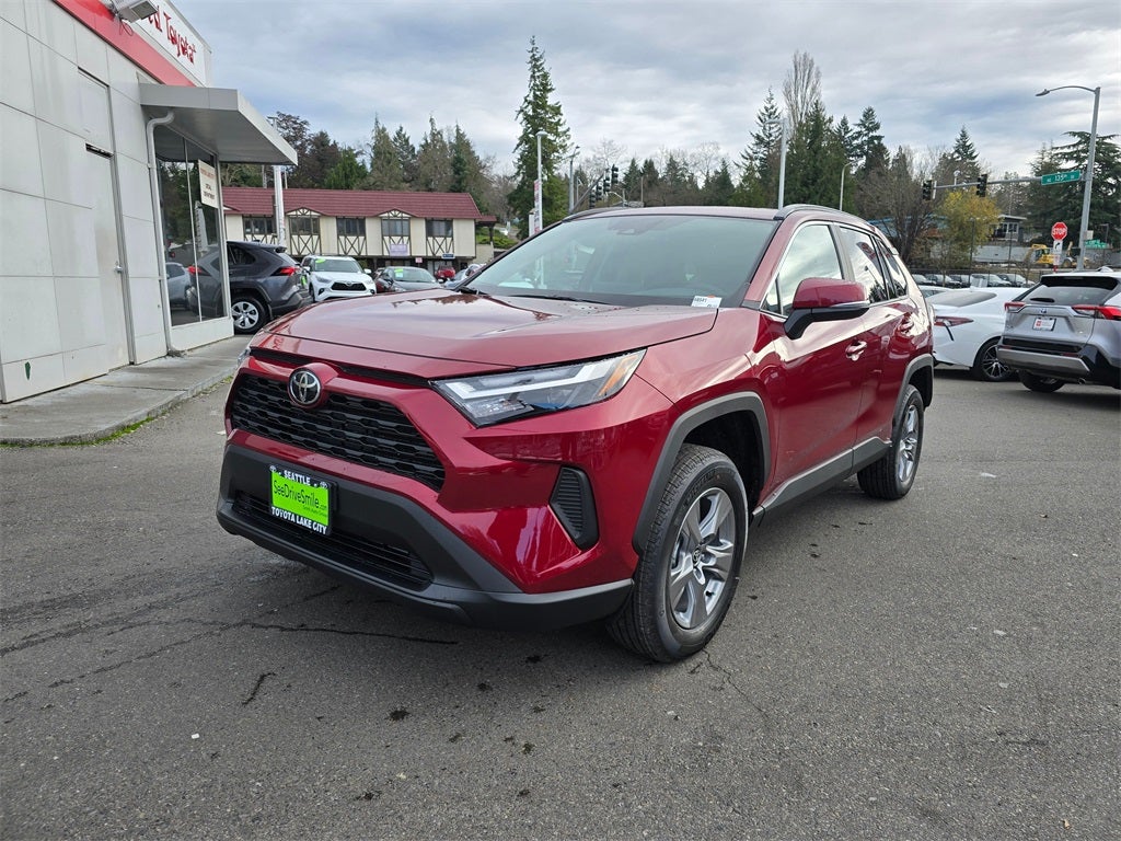 2025 Toyota RAV4 XLE
