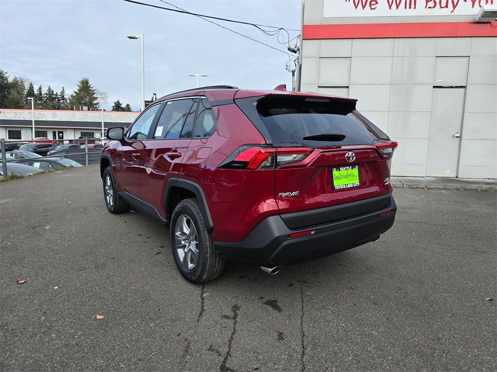 2025 Toyota RAV4 XLE