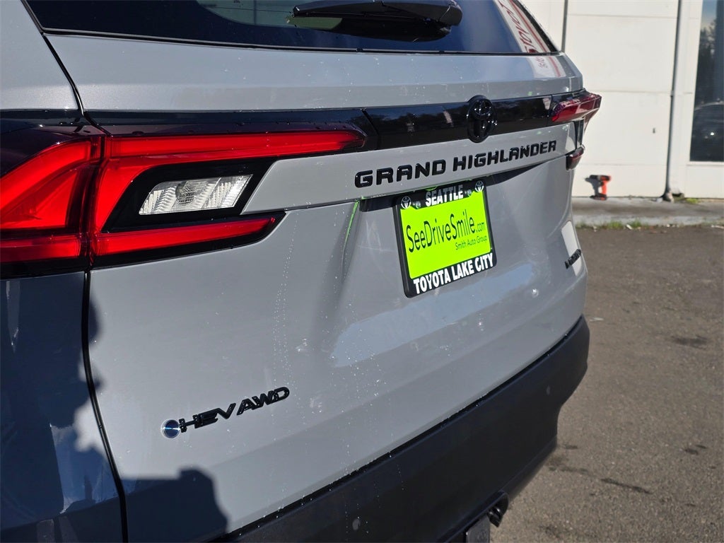 2026 Toyota Grand Highlander Hybrid Hybrid Nightshade