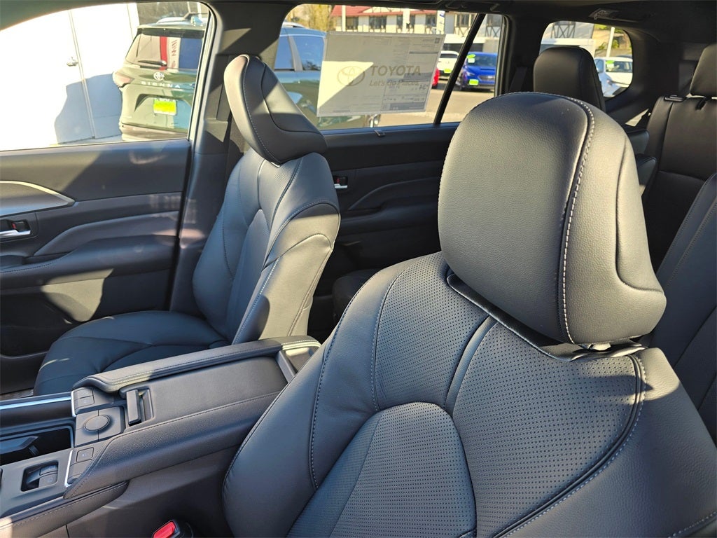 2026 Toyota Grand Highlander Hybrid Hybrid Nightshade