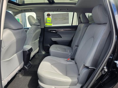 2026 Toyota Highlander Platinum