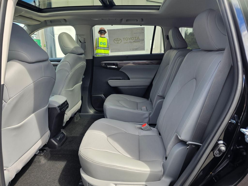 2026 Toyota Highlander Platinum