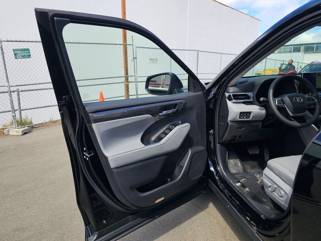 2026 Toyota Highlander Platinum