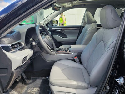 2026 Toyota Highlander Platinum