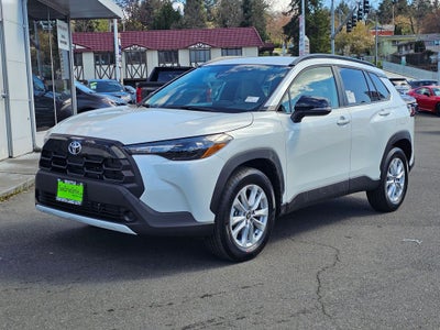 2026 Toyota Corolla Cross LE