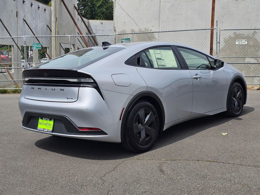 2026 Toyota Prius Plug-In Hybrid SE