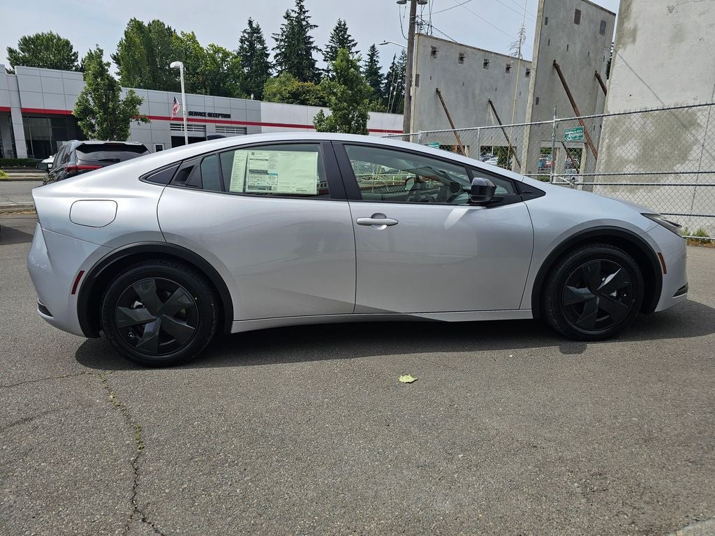 2026 Toyota Prius Plug-In Hybrid SE