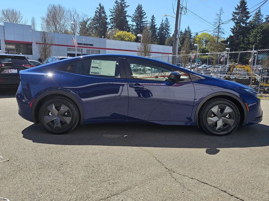 2026 Toyota Prius Plug-In Hybrid SE