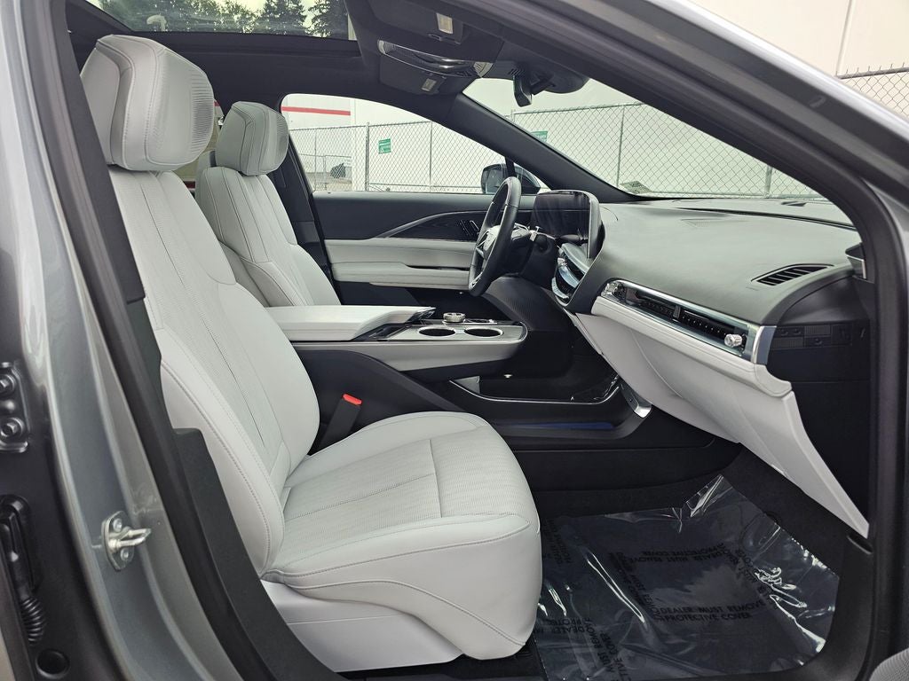 2024 Cadillac LYRIQ Sport