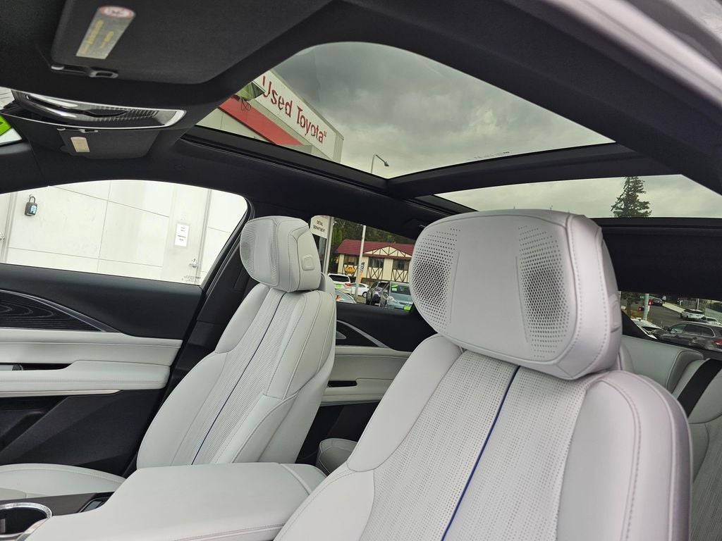 2024 Cadillac LYRIQ Sport