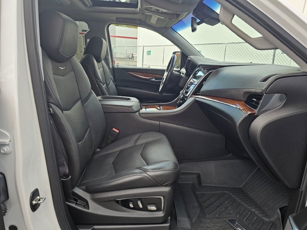 2016 Cadillac Escalade ESV Luxury
