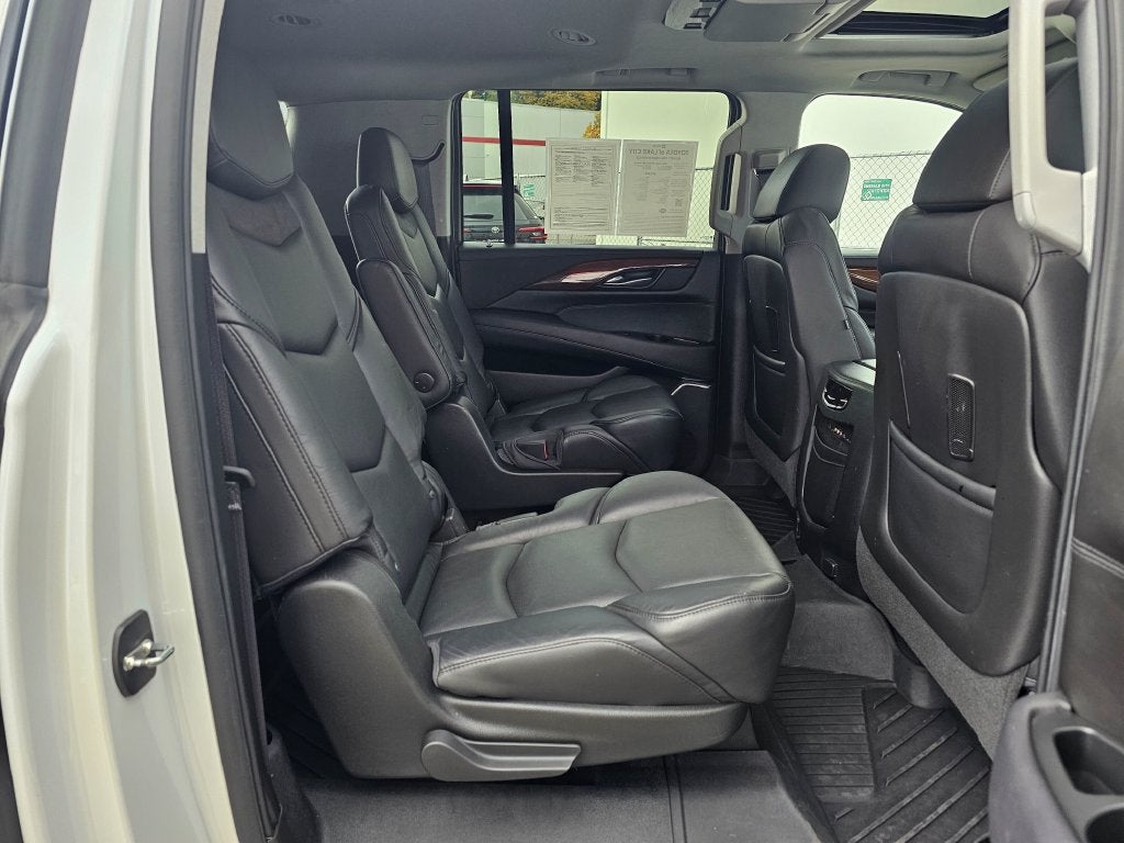 2016 Cadillac Escalade ESV Luxury