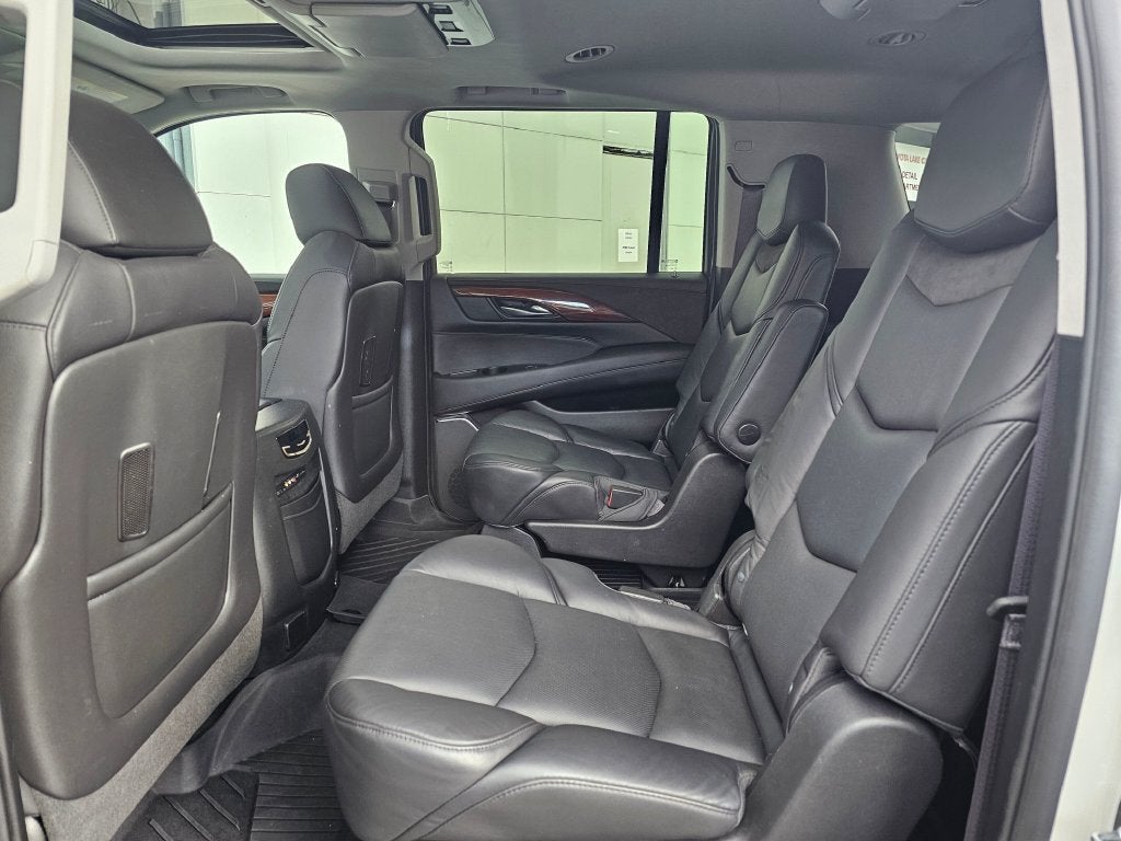 2016 Cadillac Escalade ESV Luxury