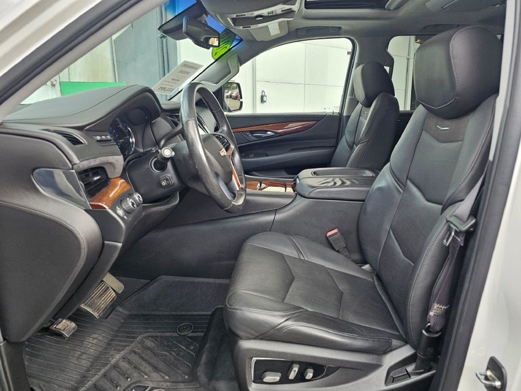 2016 Cadillac Escalade ESV Luxury