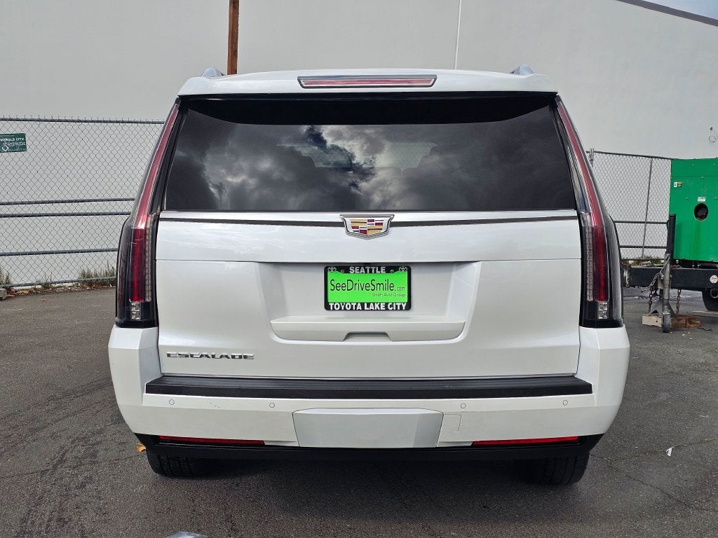 2016 Cadillac Escalade ESV Luxury