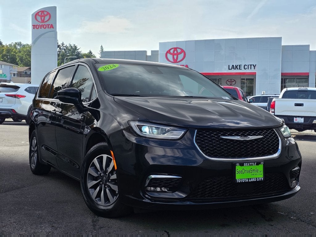 2024 Chrysler Pacifica PHEV