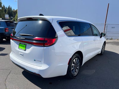 2024 Chrysler Pacifica Hybrid Select S Appearance