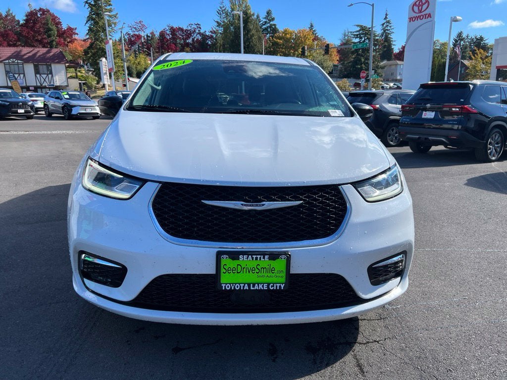 2024 Chrysler Pacifica Hybrid Select