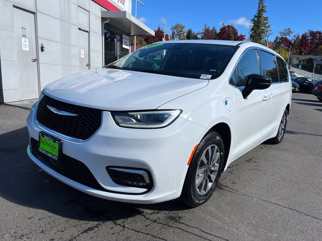 2024 Chrysler Pacifica Hybrid Select