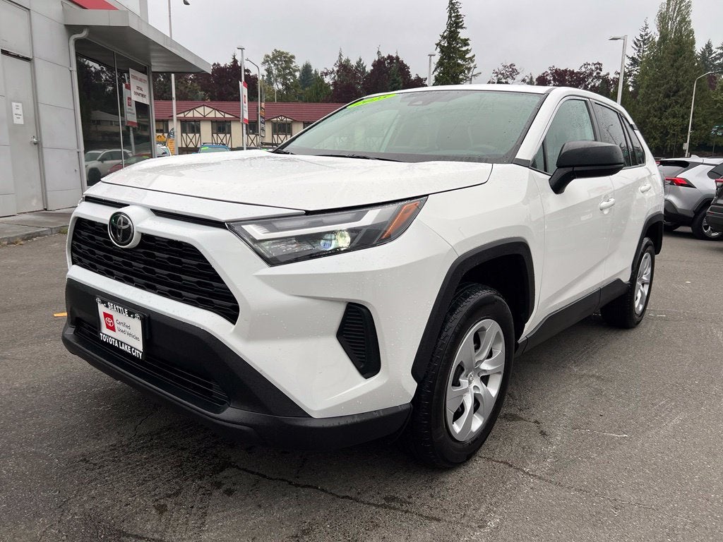 2025 Toyota RAV4 LE