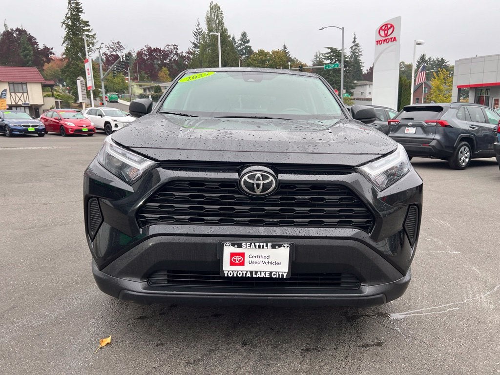 2025 Toyota RAV4 LE