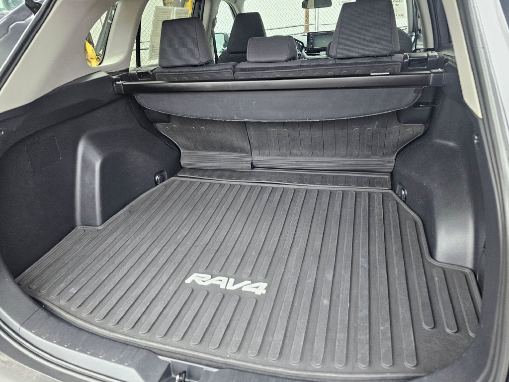 2021 Toyota RAV4 LE -AWD