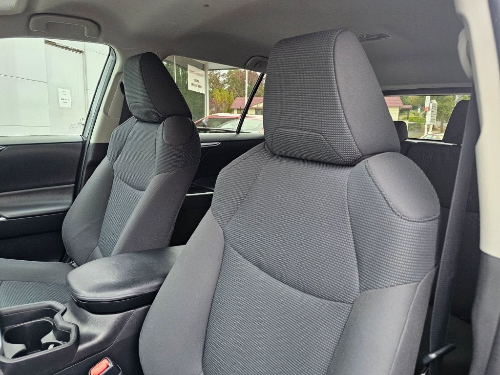 2021 Toyota RAV4 LE -AWD