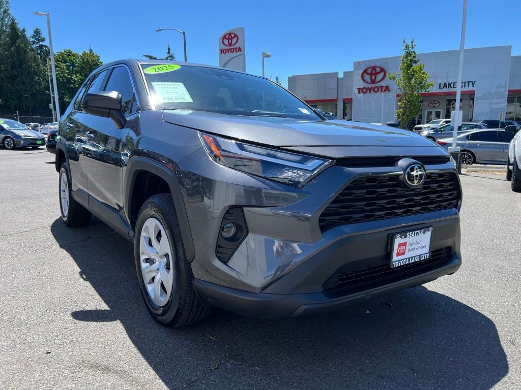 2025 Toyota RAV4 LE