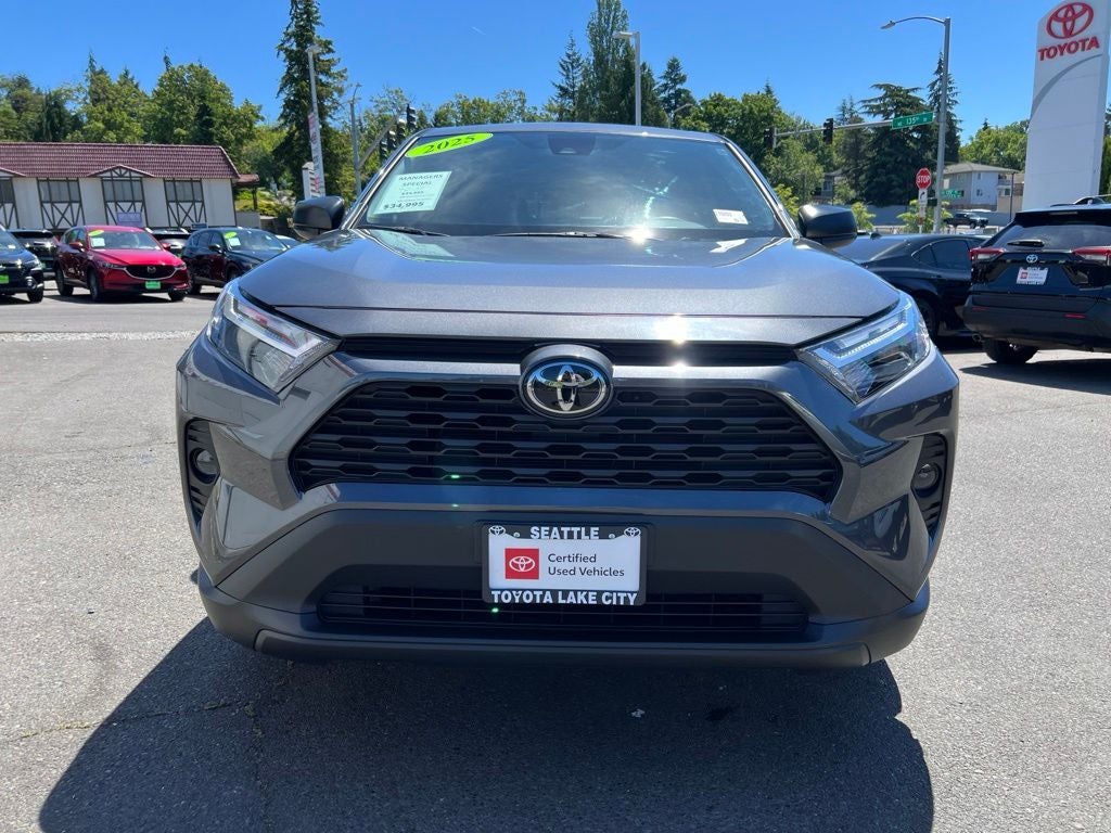 2025 Toyota RAV4 LE