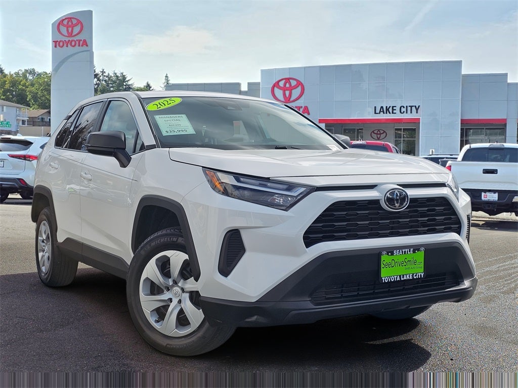 2025 Toyota RAV4 LE