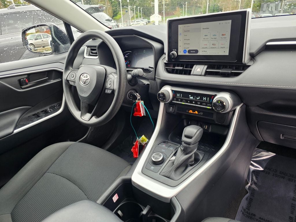2025 Toyota RAV4 Hybrid LE
