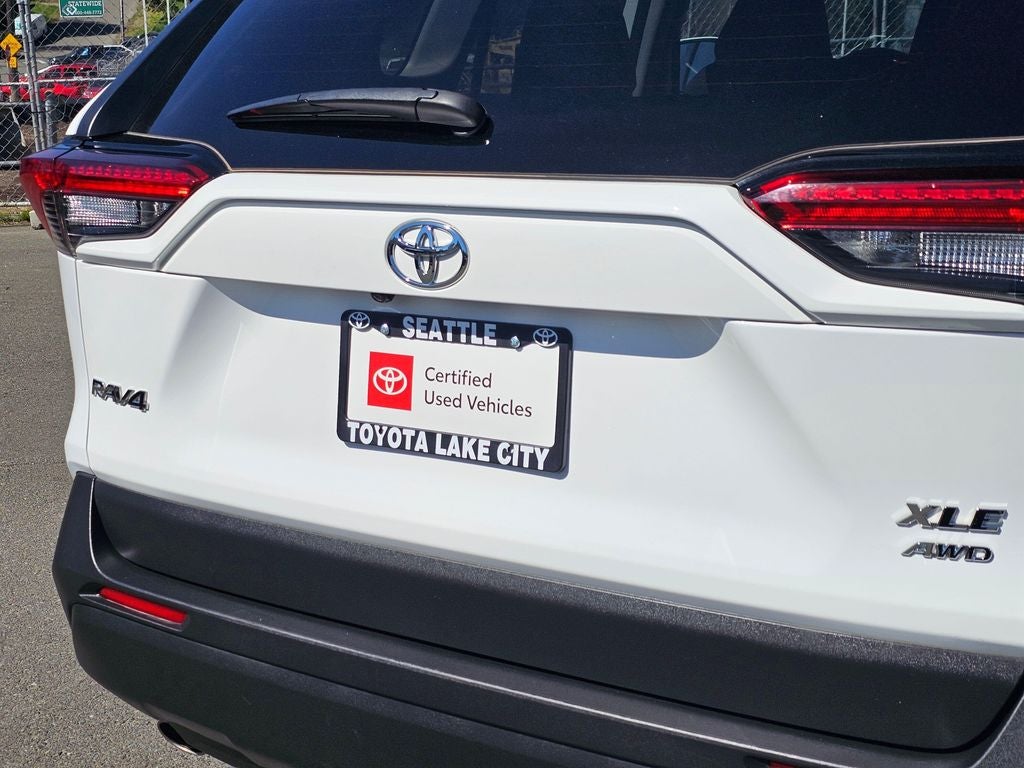 2025 Toyota RAV4 XLE -AWD