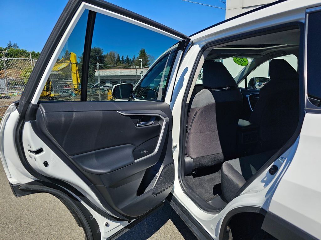 2025 Toyota RAV4 XLE -AWD