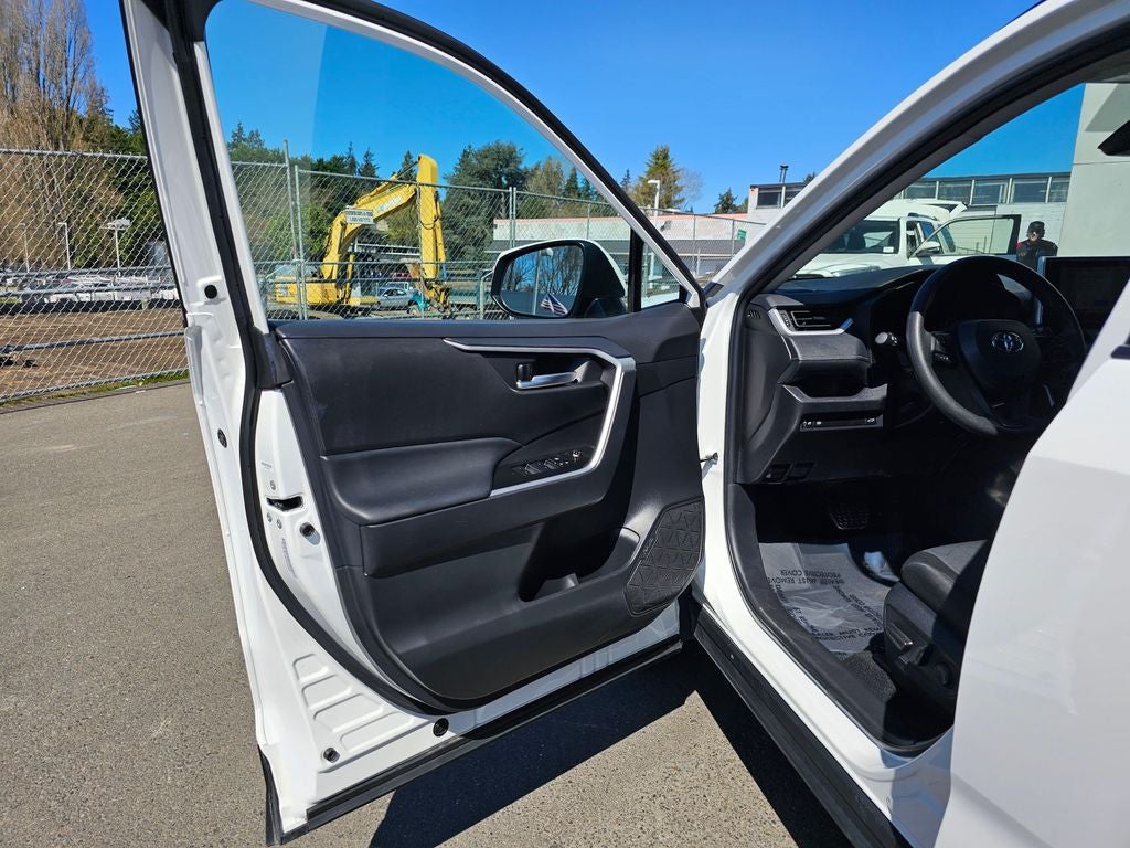 2025 Toyota RAV4 XLE -AWD