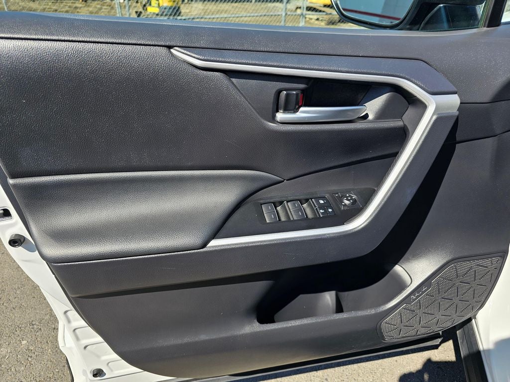 2025 Toyota RAV4 XLE -AWD