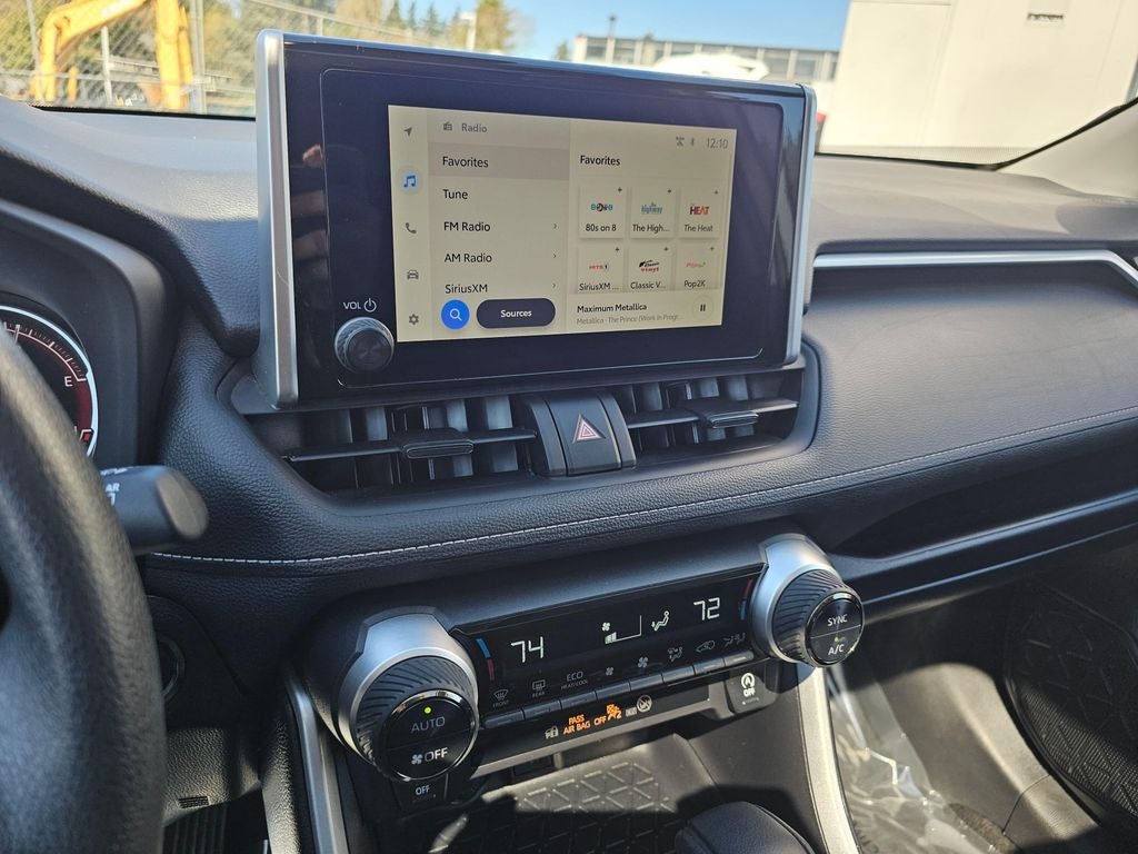 2025 Toyota RAV4 XLE -AWD