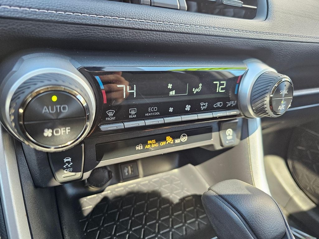 2025 Toyota RAV4 XLE -AWD