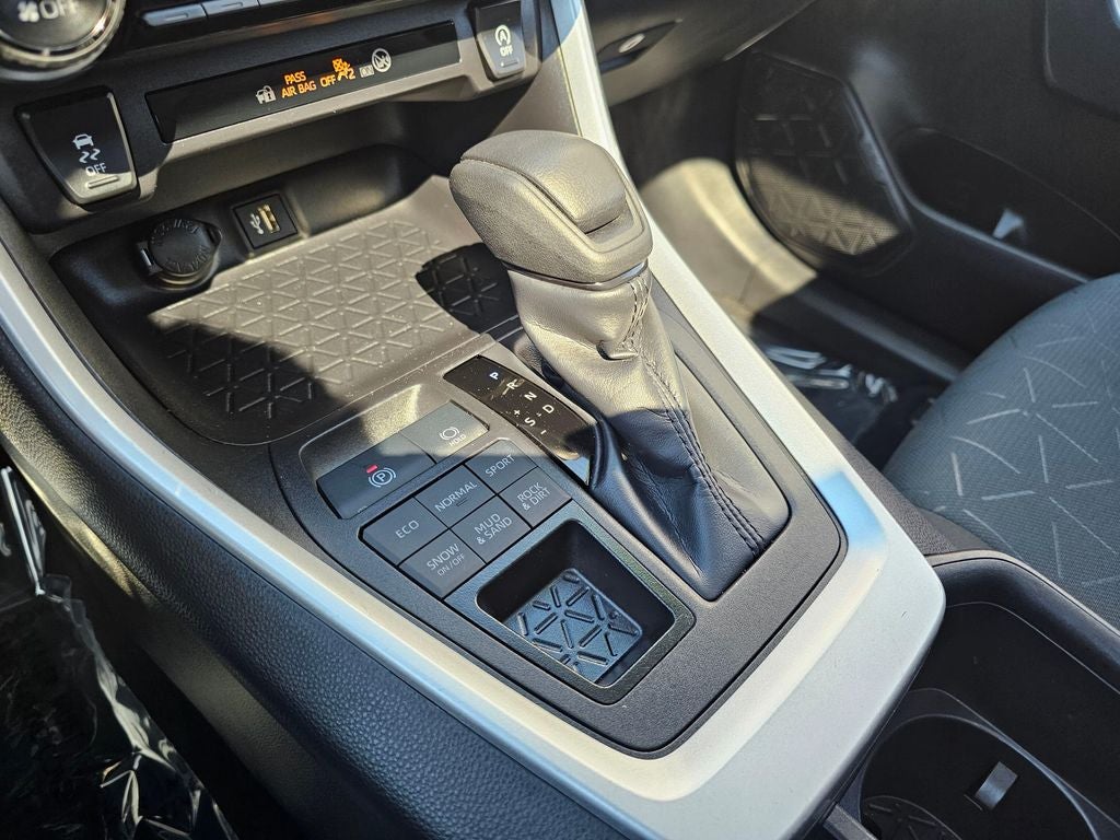 2025 Toyota RAV4 XLE -AWD
