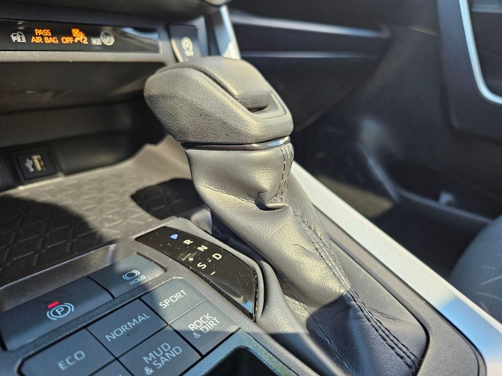 2025 Toyota RAV4 XLE -AWD