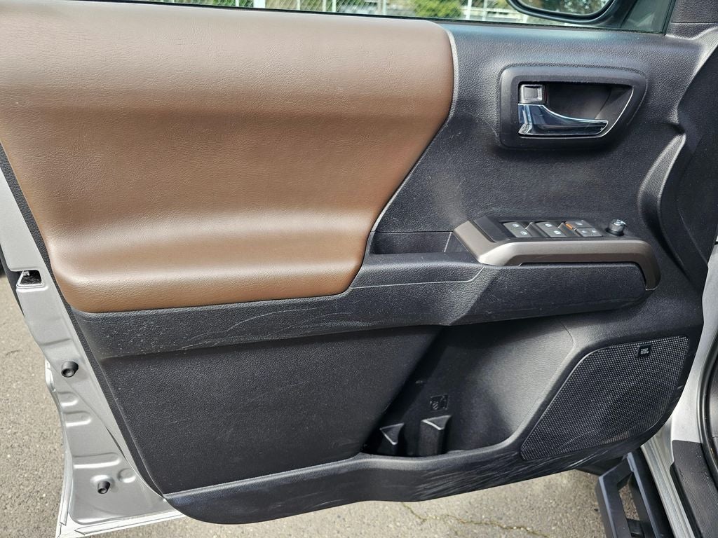 2023 Toyota Tacoma Limited V6