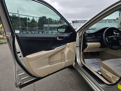 2014 Toyota Camry Hybrid LE