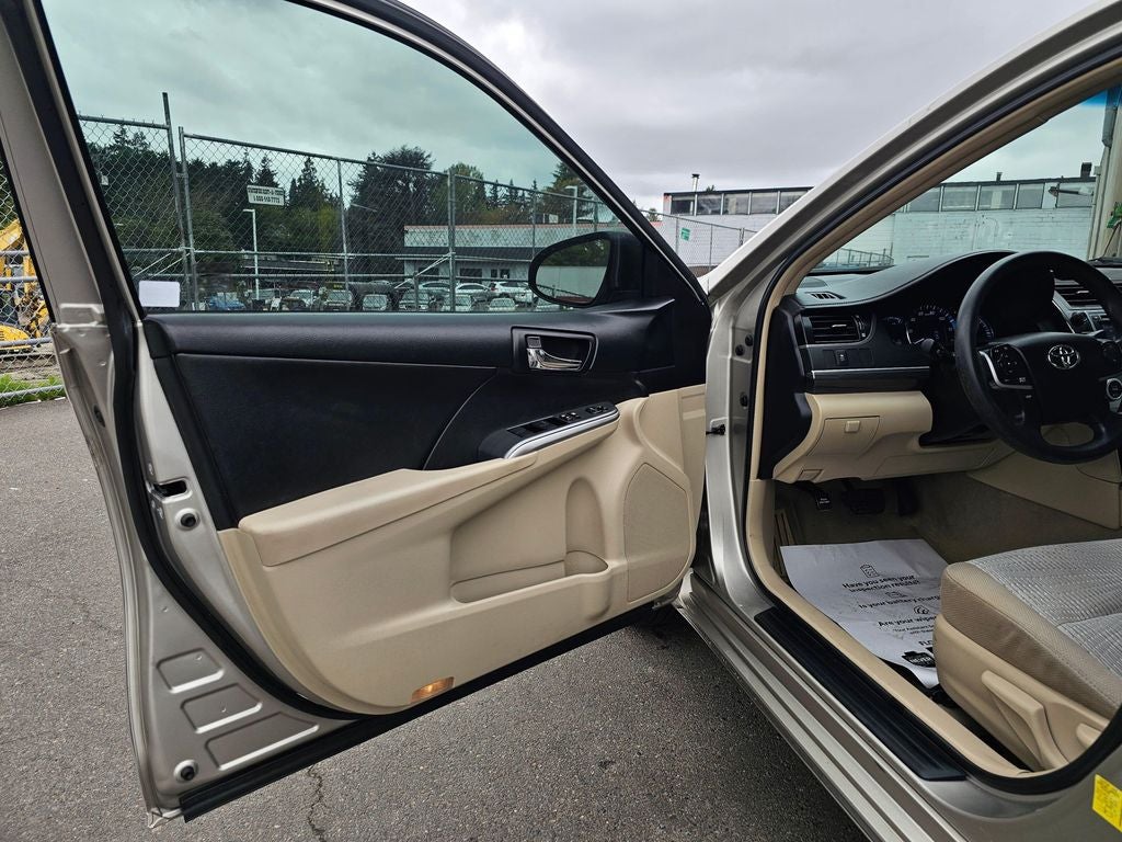 2014 Toyota Camry Hybrid LE