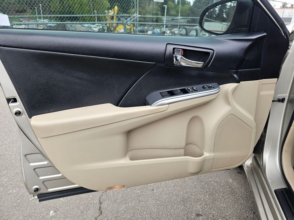 2014 Toyota Camry Hybrid LE