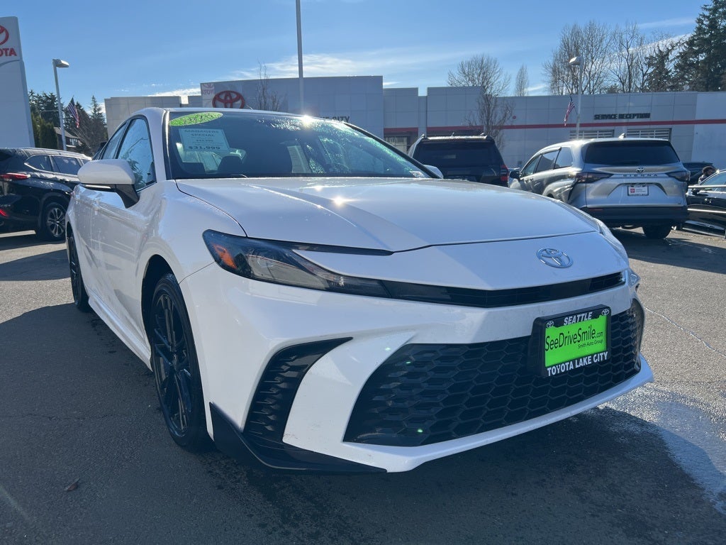 2025 Toyota Camry SE