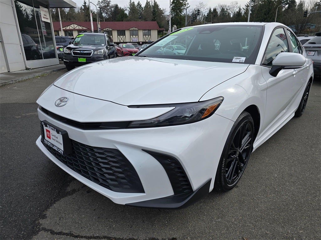 2025 Toyota Camry SE