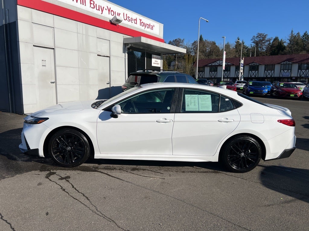 2025 Toyota Camry SE