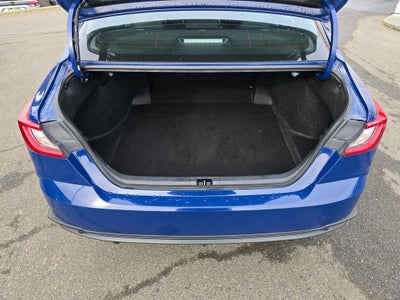 2025 Toyota Camry SE Hybrid