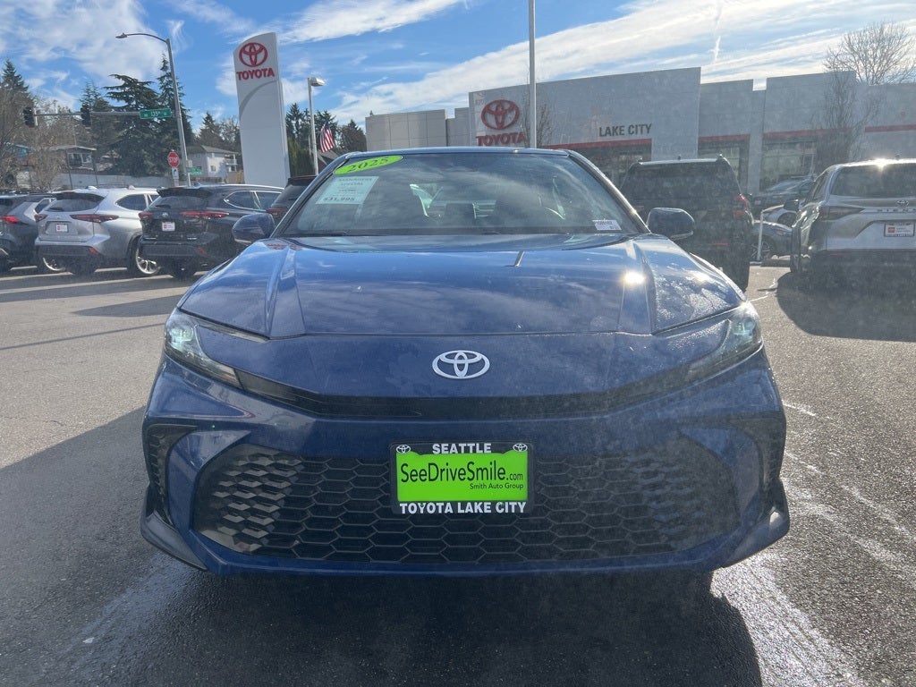 2025 Toyota Camry SE Hybrid