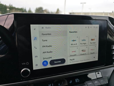 2025 Toyota Camry SE Hybrid